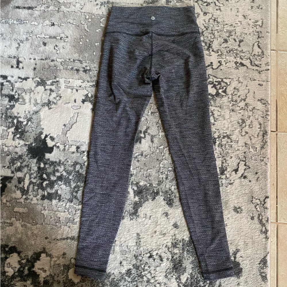 Lululemon leggings size 6